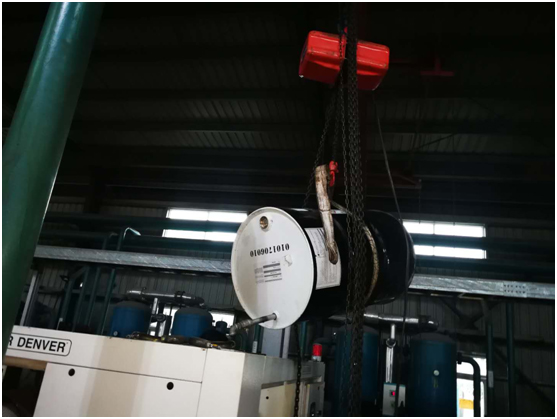 由于油品問題導致油氣分離器壓差高，空壓機潤滑油結(jié)膠，油濾堵塞，機器高溫報警(圖4)