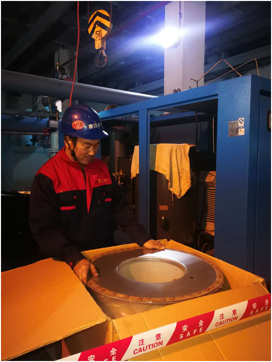 油氣分離器使用過程中因壓差過高被擊穿，造成跑油，油分配料不匹配造成壓差過高(圖3)